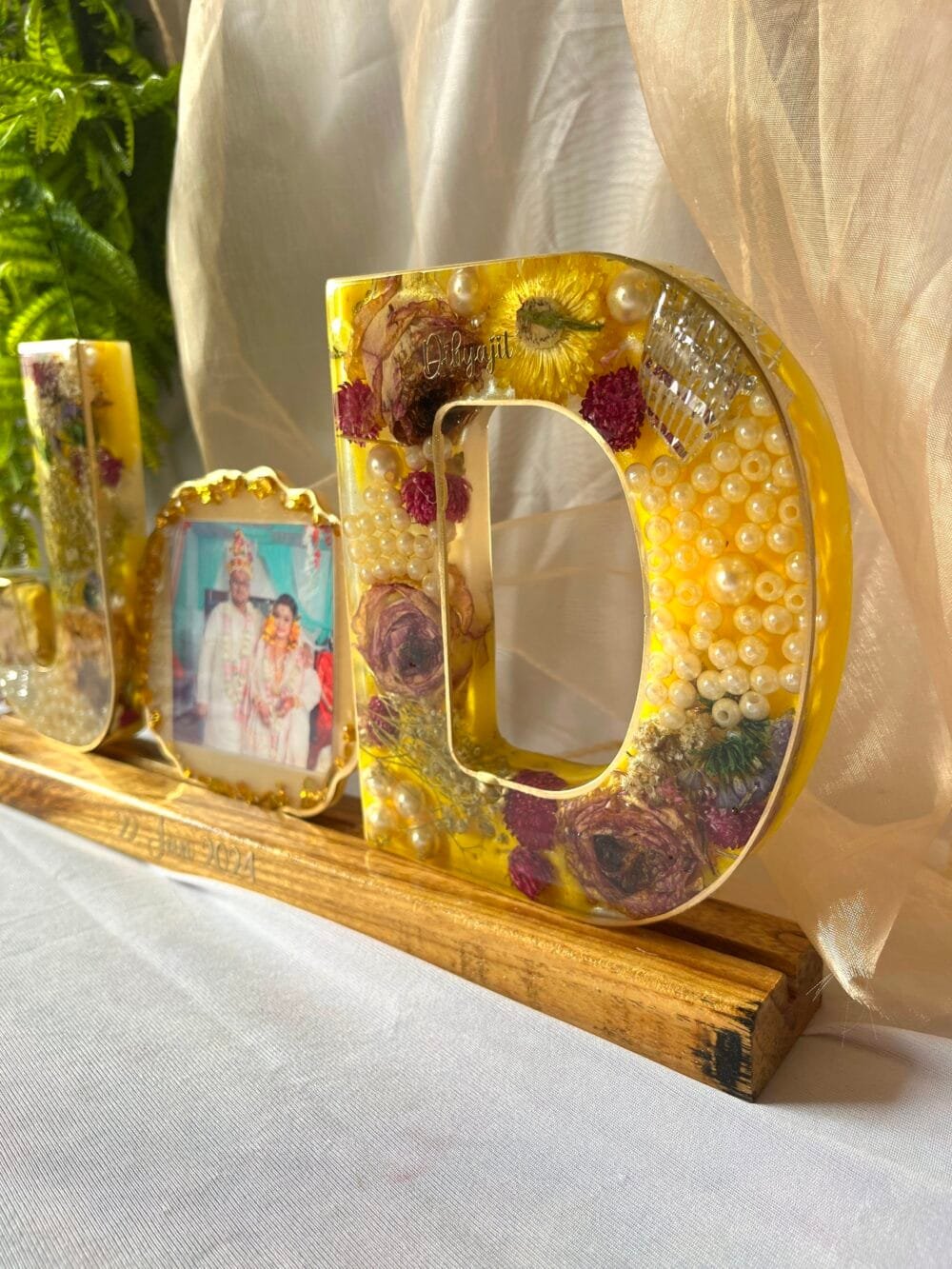 Couple led stand with photo in between - Image 4