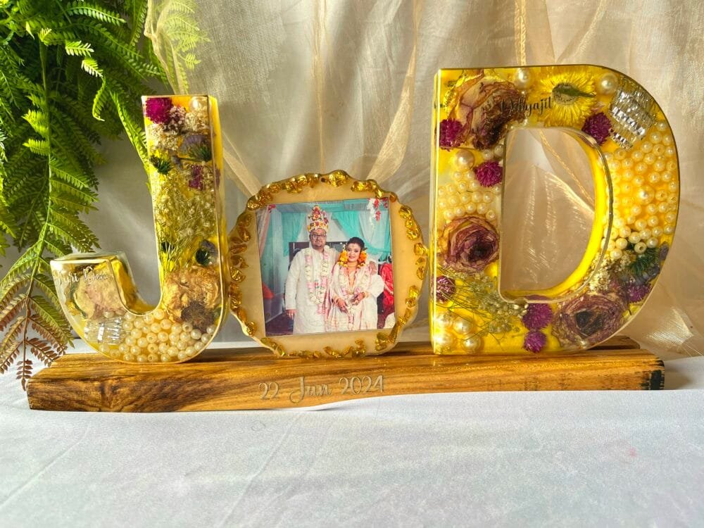 Couple led stand with photo in between
