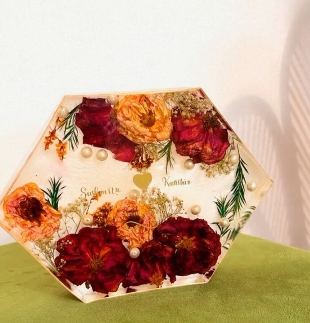 Hexagonal  flower  block with stand