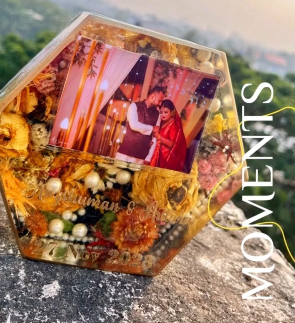 Hexagonal  flower  block with stand - Image 6
